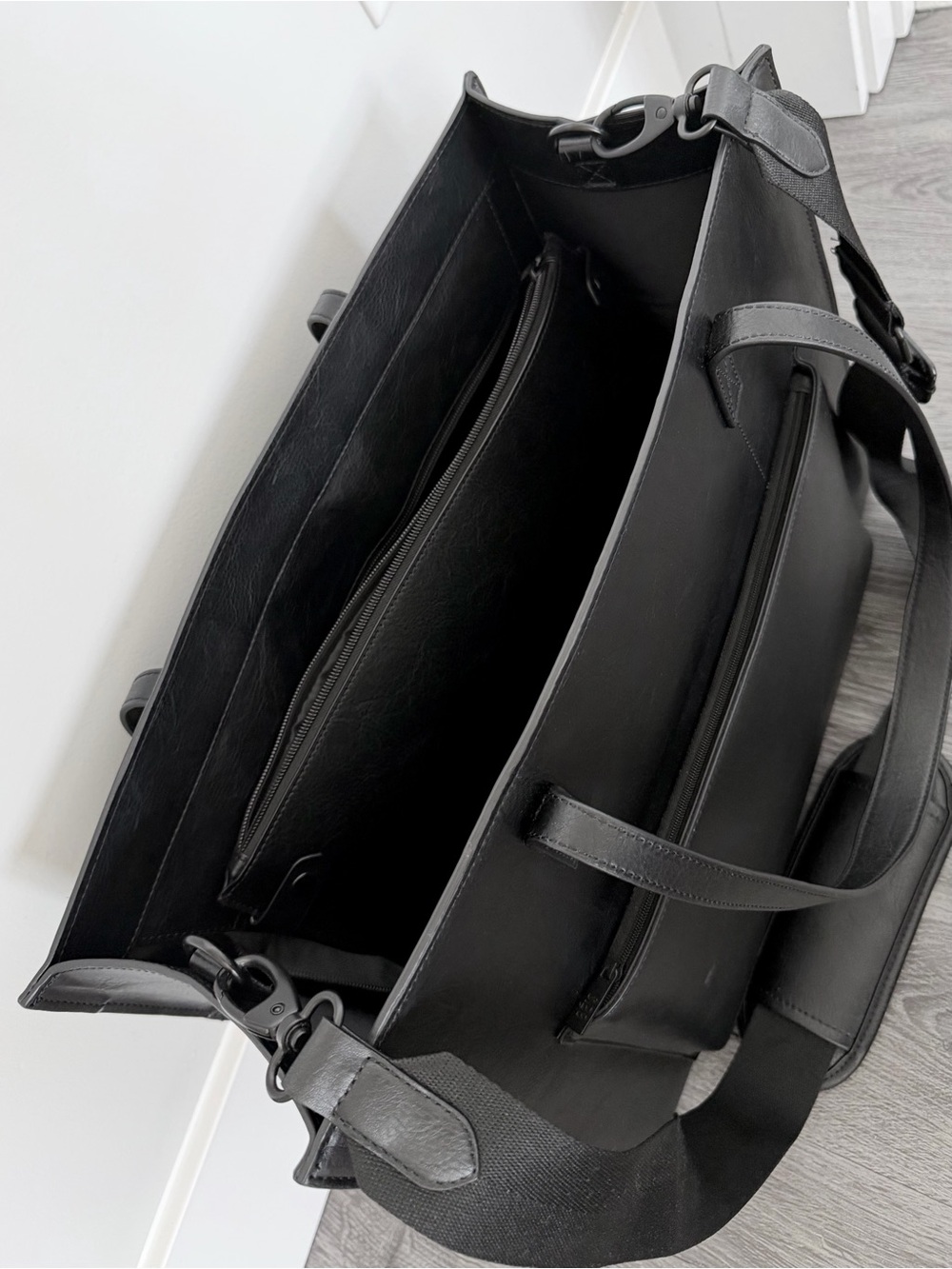 Beis BEÍS The Large Work Tote in Black Leather Great Condition - Picture 9 of 14